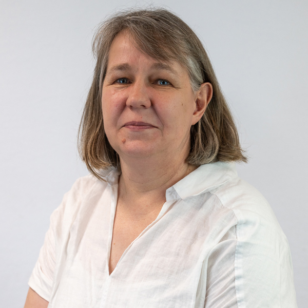 Headshot of Kate Ralton